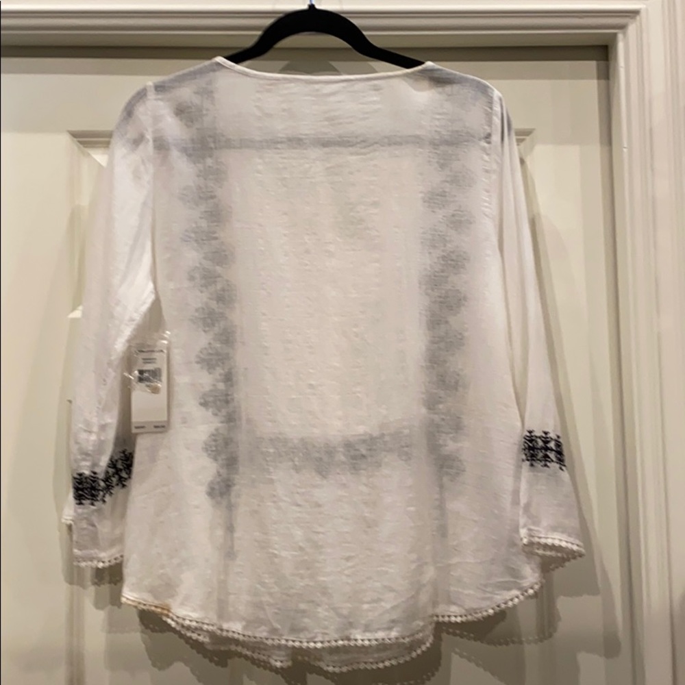 Blouse - Picture 2 of 3